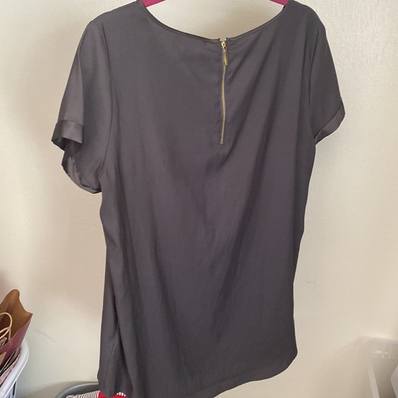 Express blouse - gray shortsleeve - Picture 3 of 3